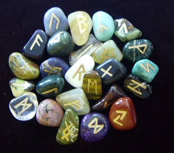 Mixed Gemstone Rune Sets