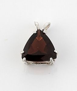 GARNET PENDANT 