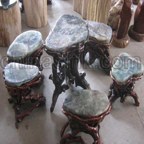 Queen Onyx Table and Chairs