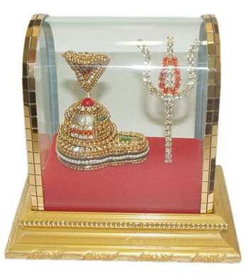 Parad Lingam With Trishui Adorned With Divine Apparel