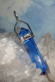  SIBERIAN BLUE QUARTZ POINT PENDANT 