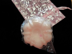 Rose Quartz Healing Crystal Soap With Rocks For Love, Giving And Receiving